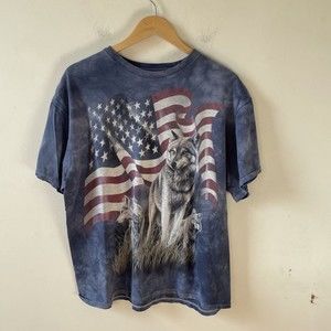 VTG 2001 The Mountain T Shirt Mens M Wolf American Flag  Graphic Short S…